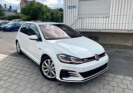 VW Golf GTI Volkswagen (BlueMotion Technology)