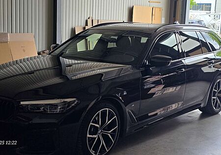 BMW 520d 520 Tour. M Sp/Pano.D/DrivAssPro/AHK /Mild Hybr