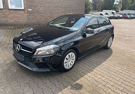 Mercedes-Benz A 180 d Autom * Style * Navi * Klima * Teilleder