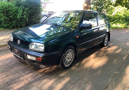 VW Golf Volkswagen 1,8 Automatik Avenue 66650 km 2-Hand Scheckheft