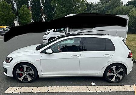 VW Golf GTI Volkswagen Performance BlueMotion Technology DSG