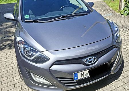 Hyundai i30 i30cw 1.6 Fifa World Cup Edition