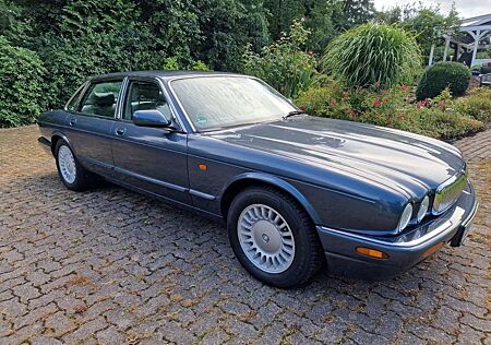 Jaguar XJ 4.0 Sovereign
