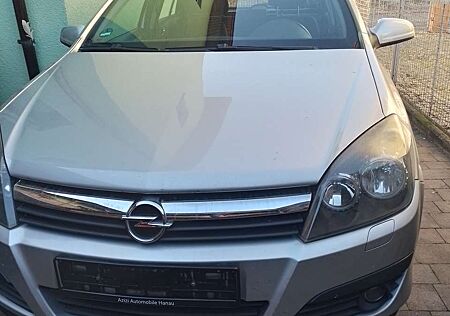 Opel Astra 1.8 Caravan Edition