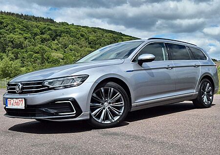 VW Passat Variant Volkswagen GTE, AHK, LED,