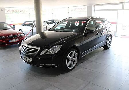 Mercedes-Benz E 200 T BlueEFFICIENCY ELEGANCE XENON LED PANO