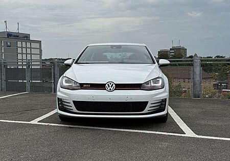 VW Golf GTI Volkswagen Performance