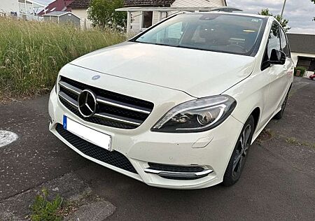Mercedes-Benz B 200 (BlueEFFICIENCY) 7G-DCT