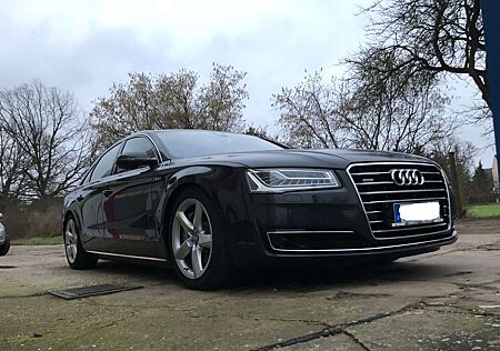 Audi A8 4.2 V8 TDI tiptronic quattro - 514PS/1000NM