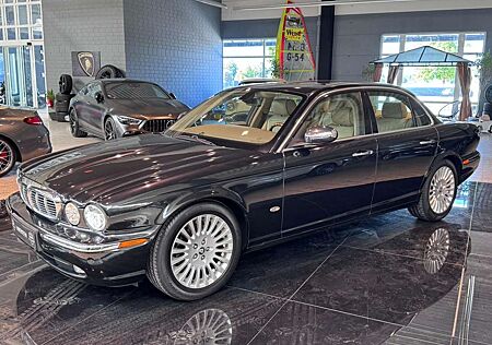 Jaguar XJ8 4.2 Executive Leder Memory PDC Bi-Xenon DVD