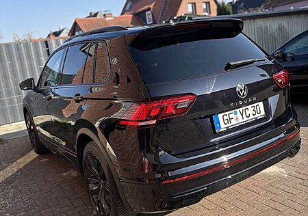 VW Tiguan Volkswagen R-Line