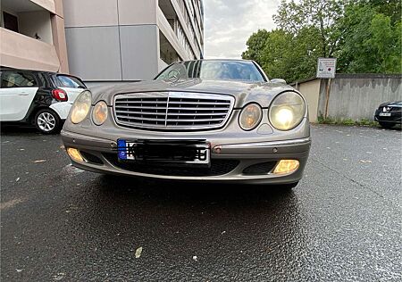 Mercedes-Benz E 220 CDI Top zustand neue TÜV