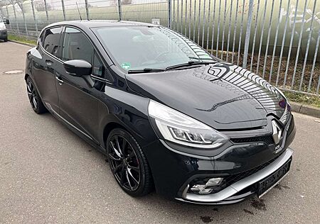 Renault Clio TCe 220 EDC R.S. Trophy