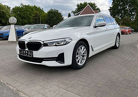 BMW 520 d Touring A,Leder,Kamera,Navi,AHK,VirtualDisp