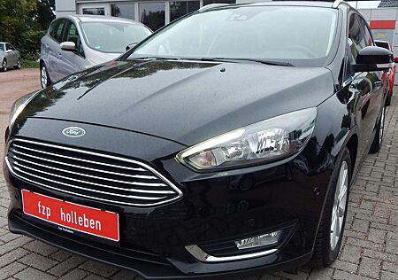 Ford Focus Titanium NAVIGATION KLIMAAUTOMATIK BLUETOOTH LEDS