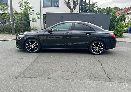Mercedes-Benz CLA 180 7G-DCT