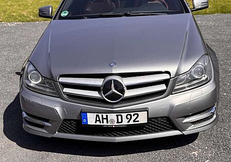 Mercedes-Benz C 250 CDI DPF Coupe (BlueEFFICIENCY) 7G-TRONIC