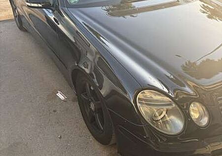 Mercedes-Benz E 220 T CDIAutomatik