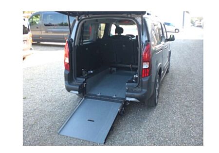 Peugeot Rifter PureTech 130 L2 EAT8 GT Behindertenumbau