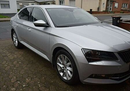 Skoda Superb 2.0 TDI DSG Style