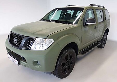 Nissan Pathfinder 2.5 dCi XE 4WD Klima Standheizung AHK Bundeswehr