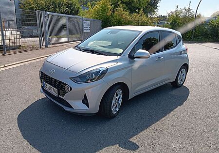 Hyundai i10 30 Jahre