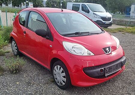 Peugeot 107 Petit Filou 2. Hand TÜV 04/2025 EURO4