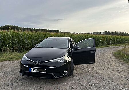 Toyota Avensis Touring Sports 2.0 D-4D Business Edition