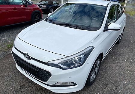 Hyundai i20 Trend Navigation Sitzheizung PDC