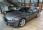 Jaguar XE Prestige 20t Benzin Leder SD 57tkm Scheckheft