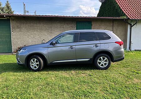 Mitsubishi Outlander +2.2+DI-D+4WD+Aut.+Edition+100+