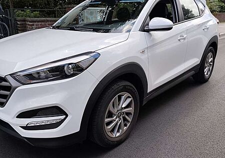 Hyundai Tucson 1.6L/Turbo/Navi/Klima/Rückwärtskamera