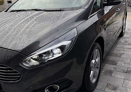 Ford S-Max gebraucht kaufen Ford S-Max Titanium