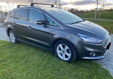 Ford S-Max 2.0 TDCi Titanium