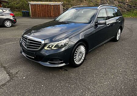 Mercedes-Benz E 200 CGI BlueEfficiency (212.234)