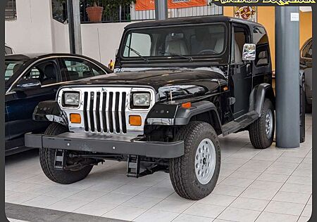 Jeep Wrangler 2.5. AHK. OLDTIMER HARDTOP
