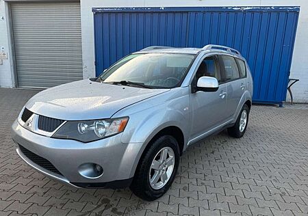 Mitsubishi Outlander 2.4 Invite,2 Hand,Topgepflegt,