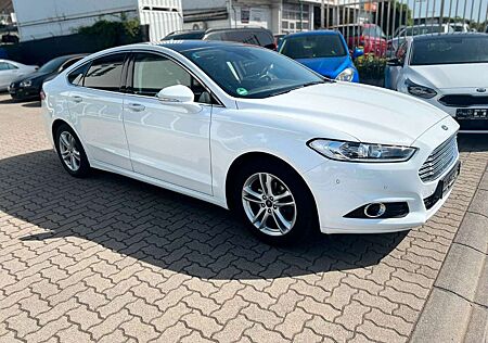 Ford Mondeo Lim.Titanium*NAVI*KAMERA*PANORAMA*KEYLES*