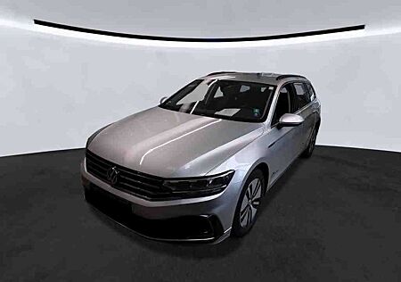 VW Passat Variant Volkswagen Passat GTE Standheiz Kamera AHK Virtual LED ACC