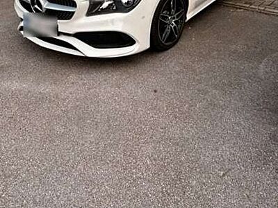 Mercedes-Benz CLA 220 Shooting Brake 220d AMG Line 7G-DCT 4Matic