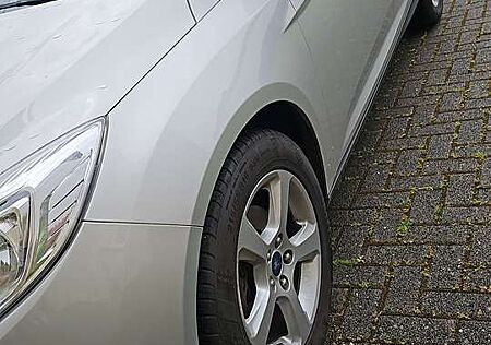 Ford Focus Turnier 1.0 EcoBoost Start-Stopp-System Tren