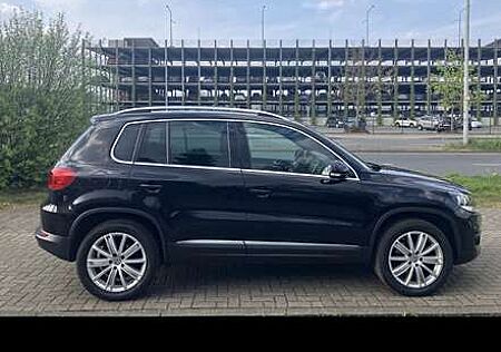 VW Tiguan Volkswagen 2.0 TDI DPF 4Motion Sport & Style