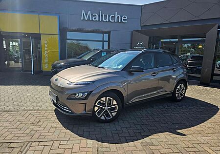 Hyundai Kona Elektro (150kW) TREND-Paket+Navi+Assistenz+Dachlac