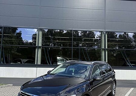VW Passat Variant Volkswagen 2.0 TDI SCR DSG BlueMotion Highline