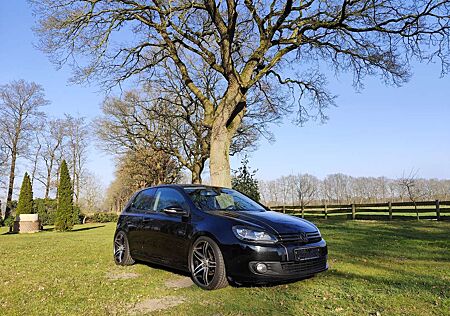 VW Golf Volkswagen 2.0 TDI DPF Style