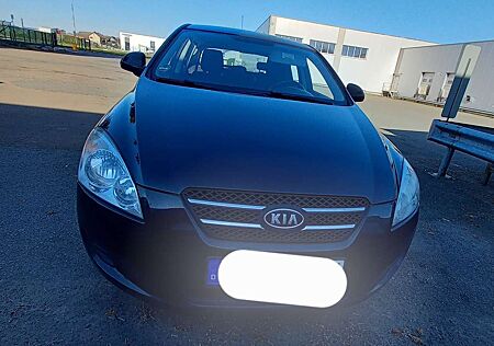 Kia Cee'd Ceed / Ceed 1.4 CVVT LX Basis