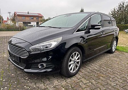 Ford S-Max Titanium