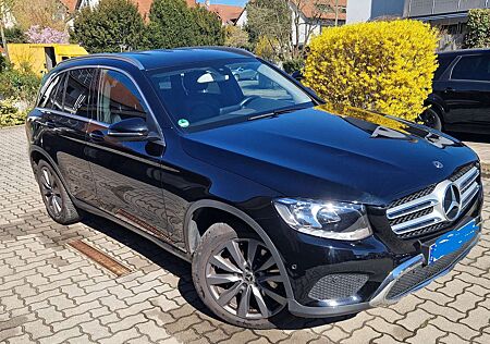 Mercedes-Benz GLC 250 4Matic 9G-TRONIC Exclusive, AHK; 8fach