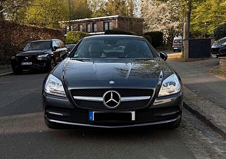 Mercedes-Benz SLK 200 (BlueEFFICIENCY) 7G-TRONIC