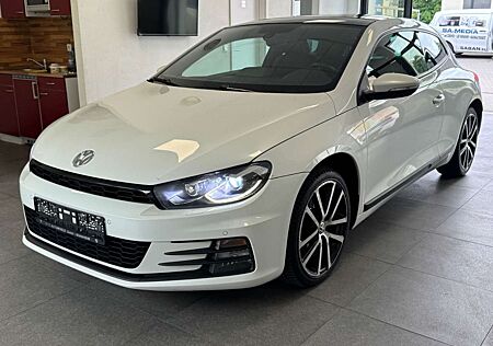 VW Scirocco Volkswagen 2.0 TDI-BiXenon-Panorama-Navi-Leder-PDC